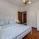 Apartment 3 Bedroom Cozy In *