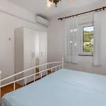 Apartment 3 Bedroom Cozy In *