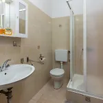 Apartment 3 Bedroom Cozy In