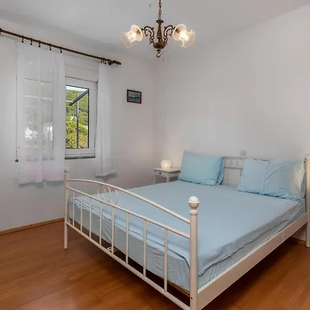 3 Bedroom Cozy In Apartment
