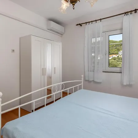 Apartamento 3 Bedroom Cozy In *